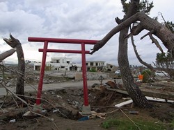 震災後正面からの様子